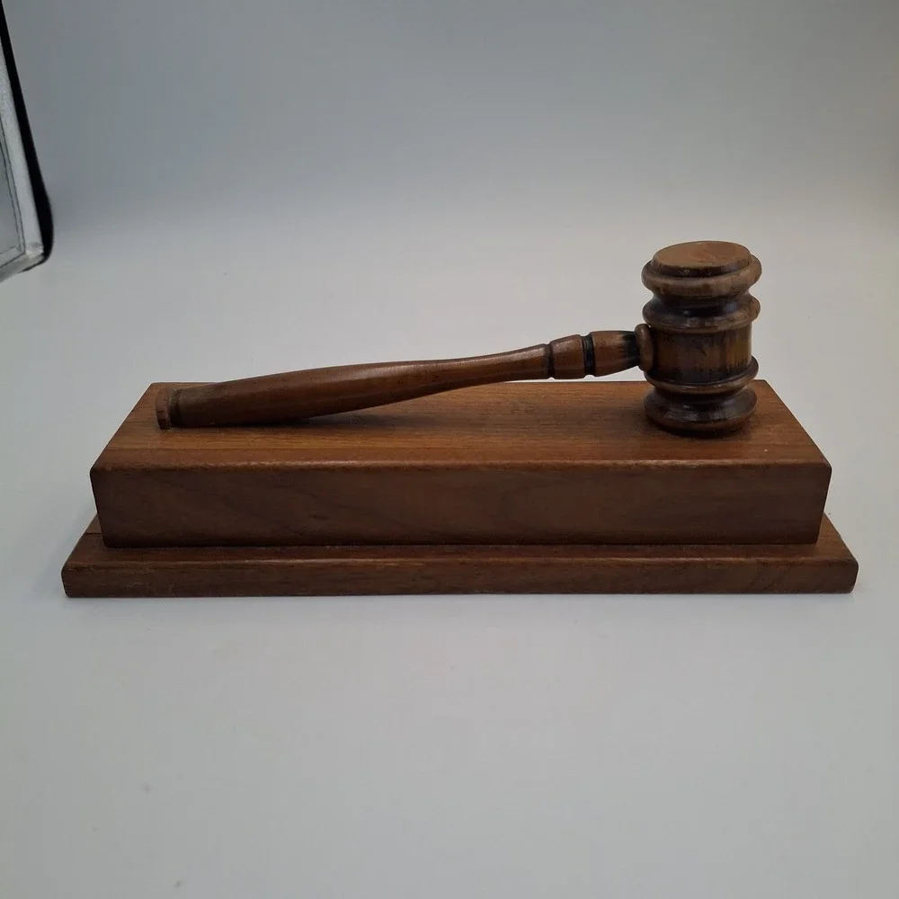 Vintage 1976 Wooden Gavel Display Base Plaque Award Presentation Judge Mallet